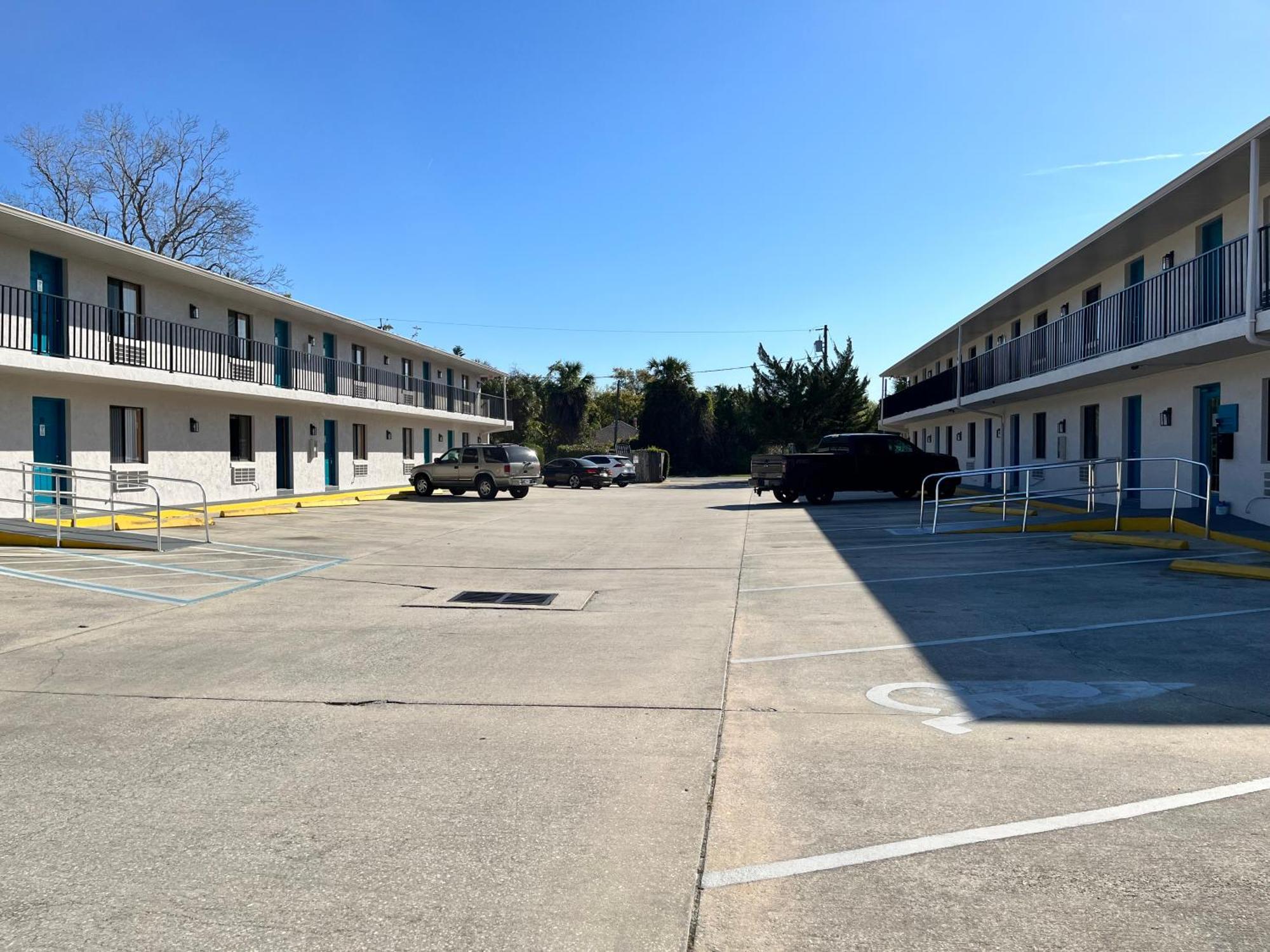 All-Suite Motel Edgewater  Εξωτερικό φωτογραφία