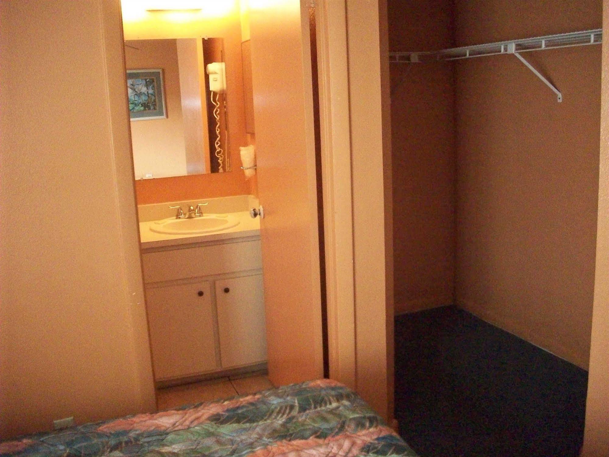 All-Suite Motel Edgewater  Εξωτερικό φωτογραφία